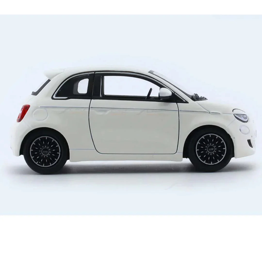 2023 Fiat 500e White 1:24 Scale Diecast Model Car by Bburago – Official Licensed Collectible