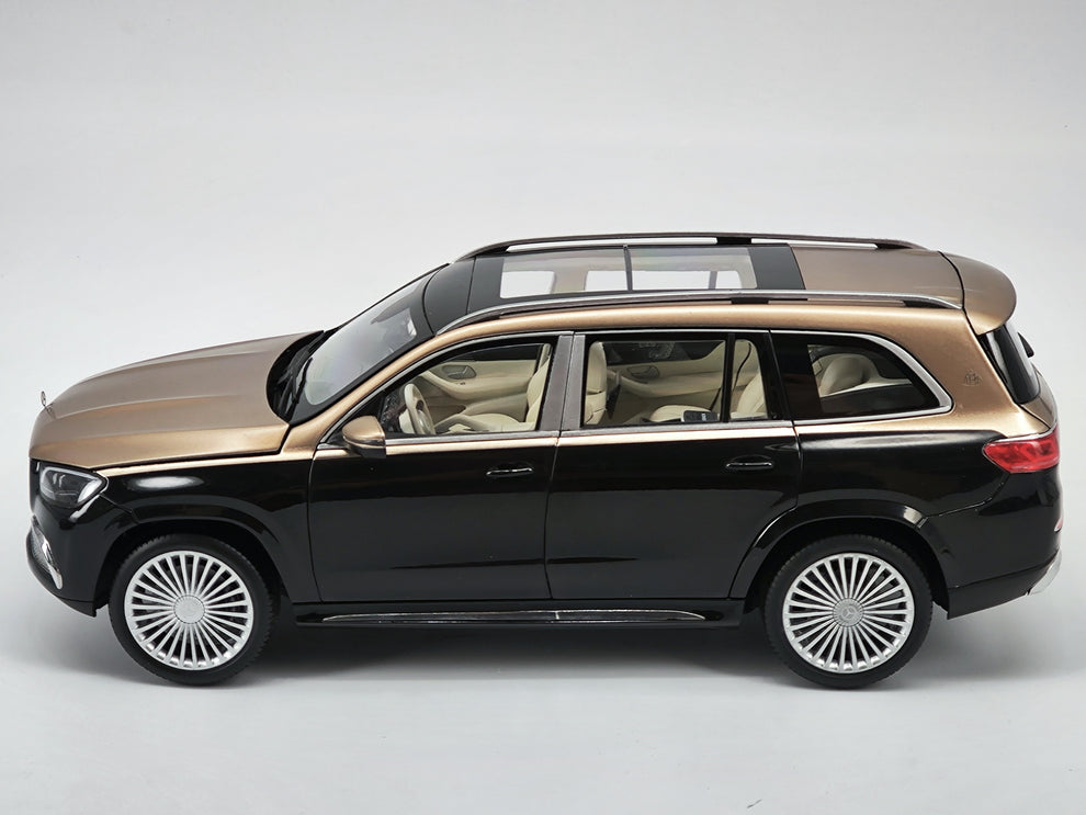 Paragon 1:18 Mercedes-Maybach GLS 600 Silver Diecast Model – Luxury SUV All-Opening Collector Car