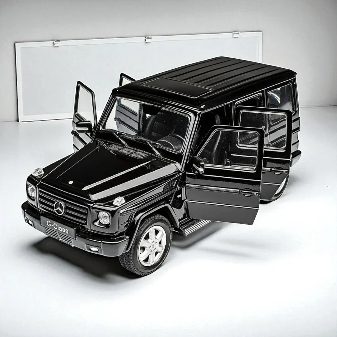 Welly 1:24 Mercedes-Benz G-Class Diecast Model – Black | Openable Doors (24012)