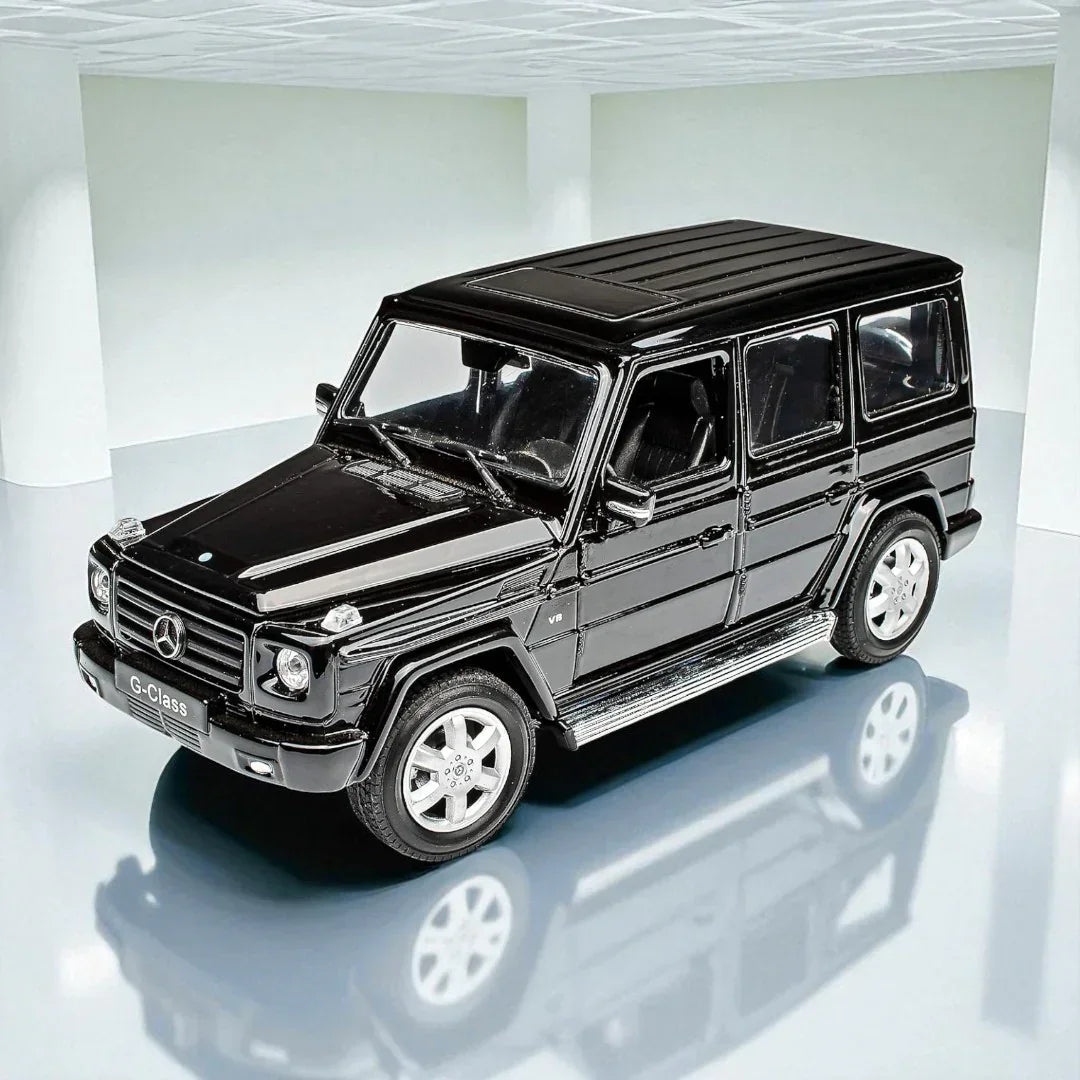Welly 1:24 Mercedes-Benz G-Class Diecast Model – Black | Openable Doors (24012)